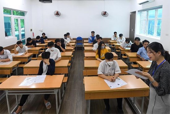 Triệu thí sinh bước vào môn thi Ngữ Văn: Tác phẩm nào được gọi tên?