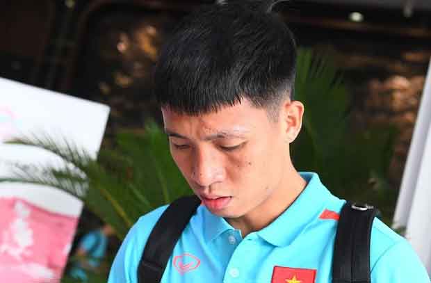 Bùi Tiến Dũng lộ vết sẹo dài ngang chân mày, Khánh Linh phân trần: Em mới là người ăn bám chồng-1