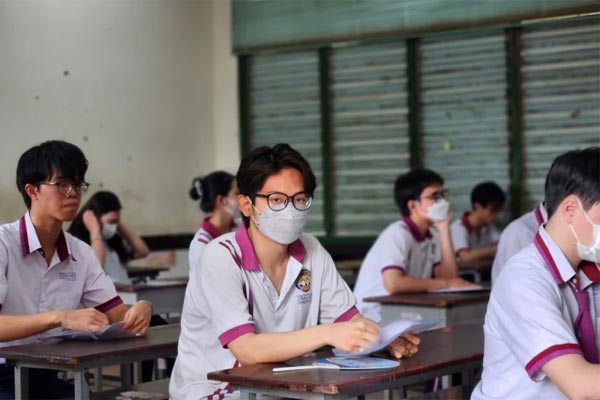 Đề thi môn Toán thi tốt nghiệp THPT 2023 chính thức-7