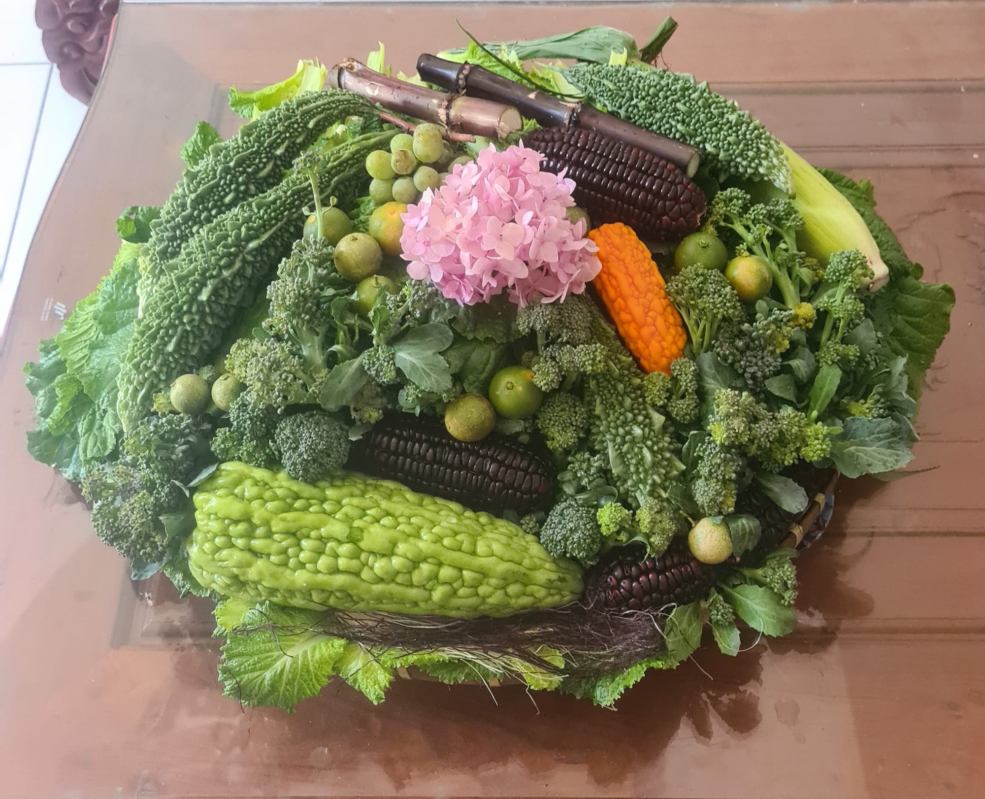 Vườn rau sân thượng rộng 100m2 ở Bình Dương: Đẹp không nỡ ăn, thành quả thu hoạch ấn tượng-17