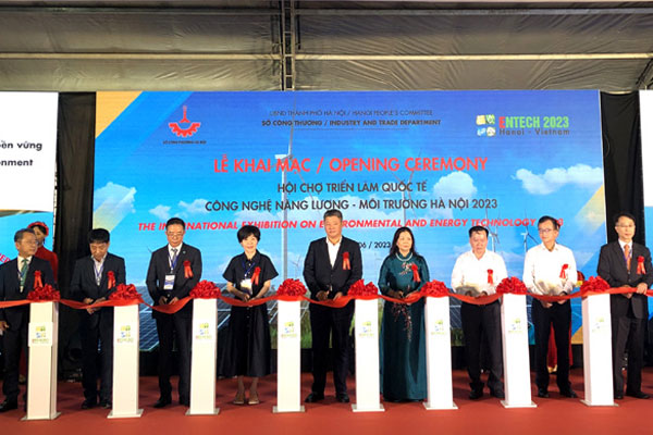 Chủ tịch Quốc hội Vương Đình Huệ: Hà Nội là ví dụ điển hình cho làn gió tươi mới” trong hoạt động của HĐND các tỉnh, thành phố-4