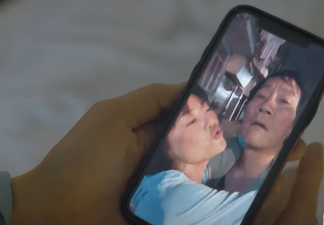 Cảnh nóng của Lưu (NSƯT Hoàng Hải) và Luyến (Thanh Hương)-2