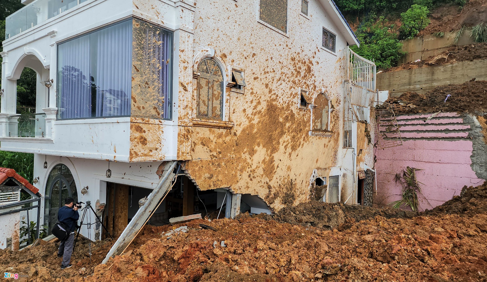 Hiện trường vụ sạt lở, vùi lấp nhiều người ở Đà Lạt-6