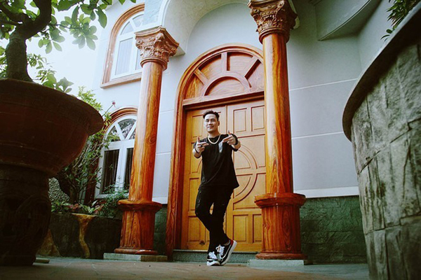 Thân thế không phải dạng vừa của nam ca sĩ vừa bị phạt 245 triệu đồng vì mua cổ phiếu chui-5