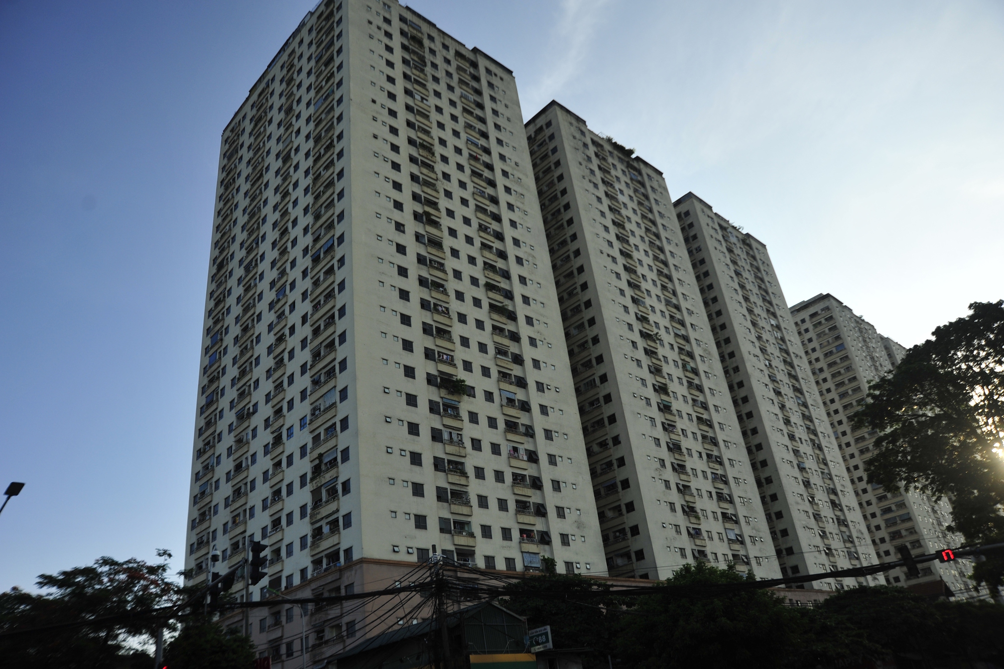 Hà Nội: Chung cư bị cắt điện gây ảnh hưởng hàng trăm cư dân vì đơn vị vận hành... chưa nộp tiền điện-8