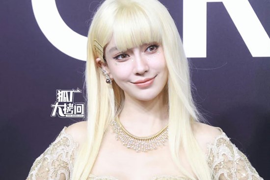 Dân mạng ví Angela Baby bị 
