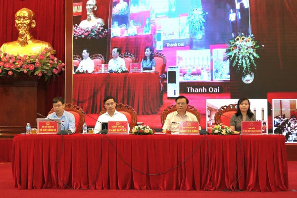 Hội nghị giao ban Thường trực Thành ủy - HĐND - UBND Thành phố với lãnh đạo các quận, huyện, thị xã, quý II/2023-5