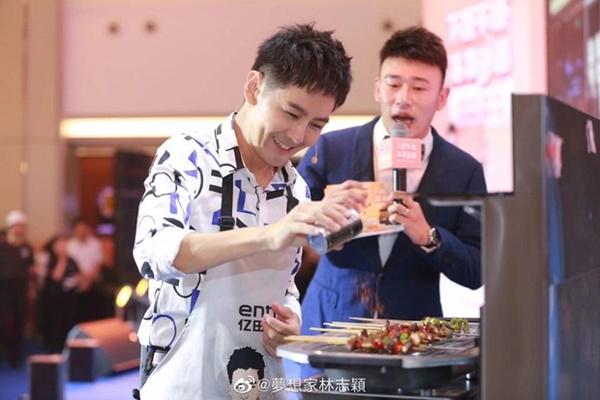 Xôn xao ảnh rõ nét gương mặt khác hoàn toàn của Lâm Chí Dĩnh sau ca phẫu thuật hậu tai nạn xe thảm khốc-1