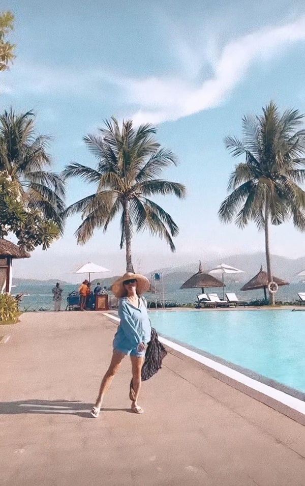 Dàn sao Doctor Cha xả ảnh nghỉ dưỡng ở Việt Nam, chị đại Uhm Jung Hwa và tình địch màn ảnh đọ sắc-4