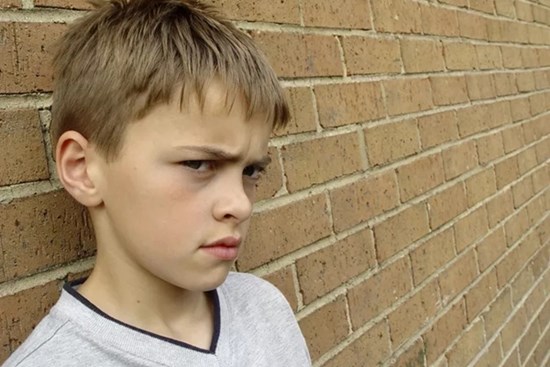 Làm thế nào để xử lý một đứa trẻ ngang ngạnh?