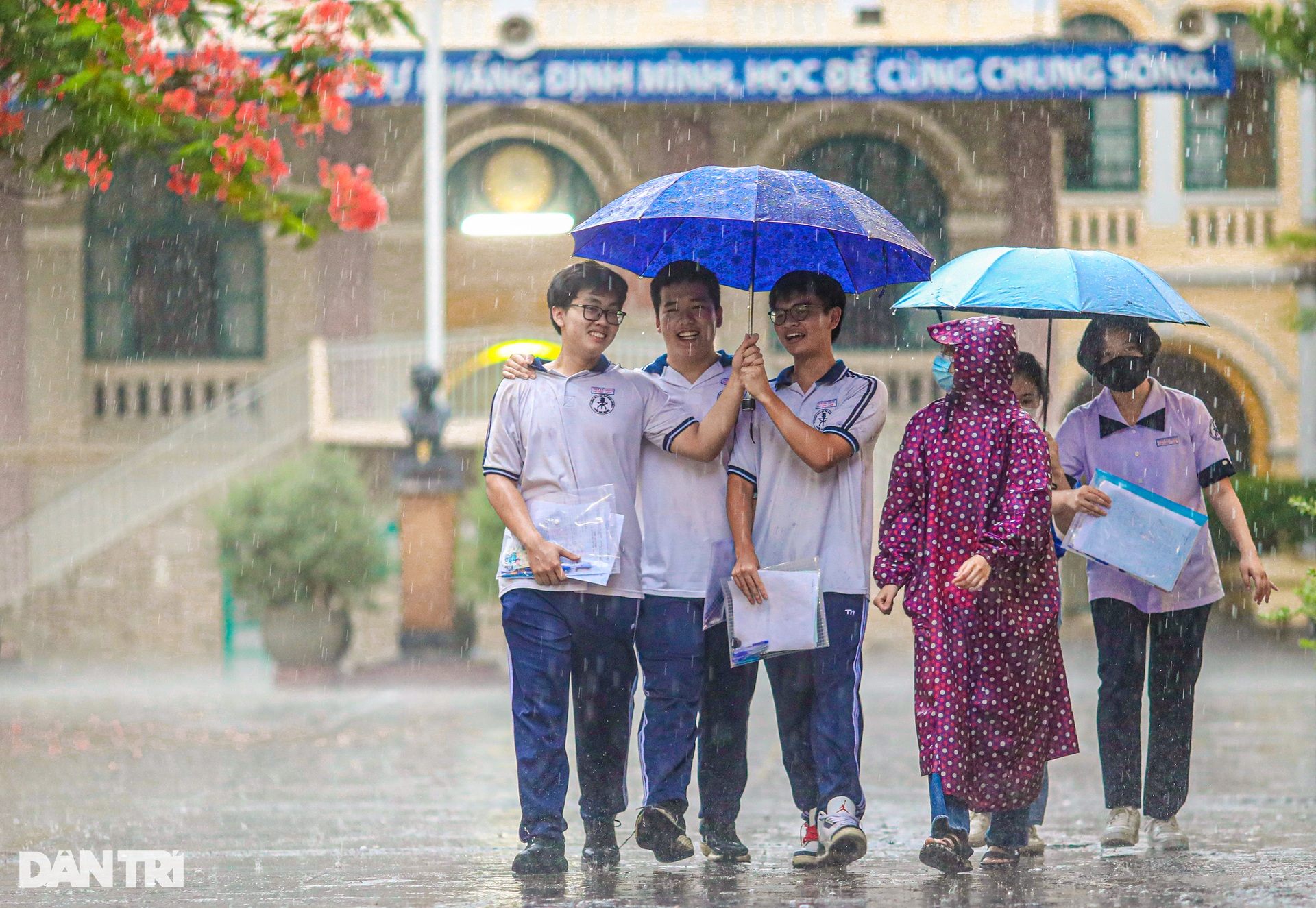 Những hình ảnh ấn tượng của kỳ thi tốt nghiệp THPT 2023-18