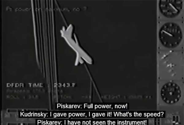 Cho con vào buồng lái chơi, phi công khiến máy bay lao xuống núi, 75 hành khách thiệt mạng-3