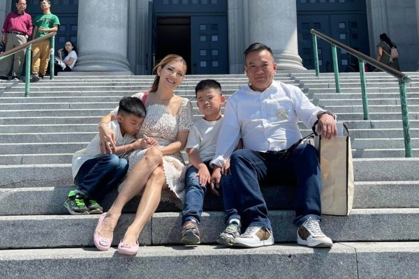 Phạm Thanh Thảo mua siêu xe 20 tỷ, sống ngập trong du thuyền biệt thự ở Mỹ, chồng đại gia than mình có tiền, sao không cho anh mua đồ cho con-1