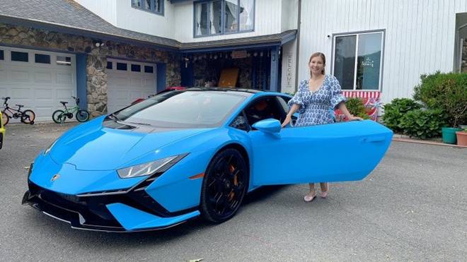 Phạm Thanh Thảo mua siêu xe 20 tỷ, sống ngập trong du thuyền biệt thự ở Mỹ, chồng đại gia than mình có tiền, sao không cho anh mua đồ cho con-2