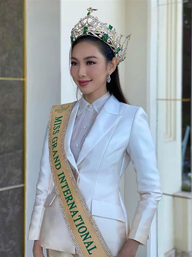 Thuỳ Tiên gỡ danh xưng Hoa hậu Hoà bình Quốc tế và bị ông Nawat huỷ theo dõi: Chuyện gì đây?-6