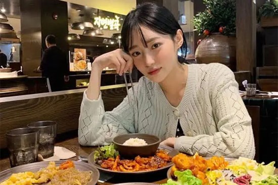 Kiểu ăn tối tăng 44% nguy cơ tử vong do đột quỵ xuất huyết não nhưng nhiều người vẫn thường xuyên làm