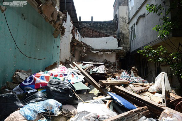 Hãi hùng bể phốt lộ thiên tra tấn người dân Hà Nội suốt hàng chục năm-14