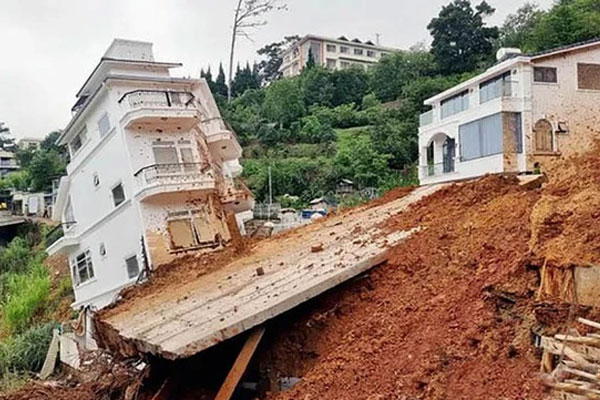 Nguyên nhân vụ sạt lở đất làm 2 người tử vong ở Đà Lạt-1