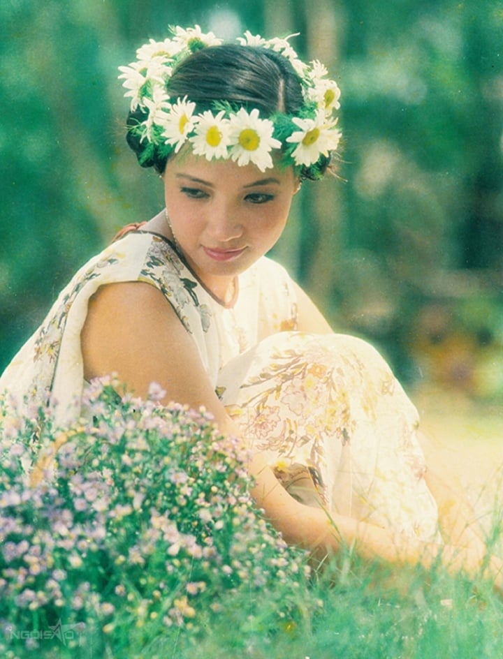 Có người đợi ngoài cửa chỉ để được chạm vào tay Lê Khanh-8