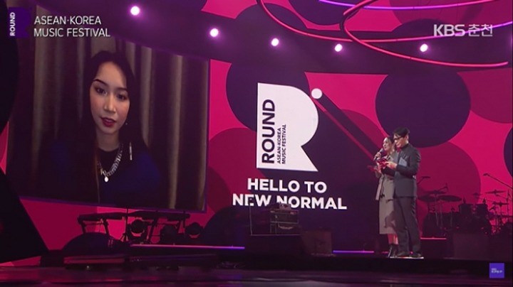 Diva Mỹ Linh 26 năm nuôi con riêng của chồng, thương như con đẻ, cô gái khi lớn nói một câu về mẹ quá ấn tượng-5