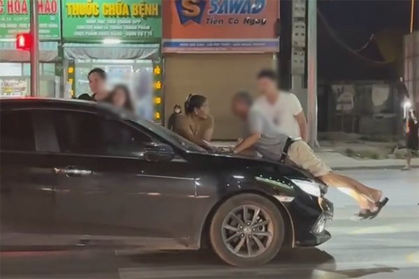 Diễn biến mới vụ thiếu nữ 16 tuổi bị chủ spa đánh đập, cắt tóc do ghen tuông-2