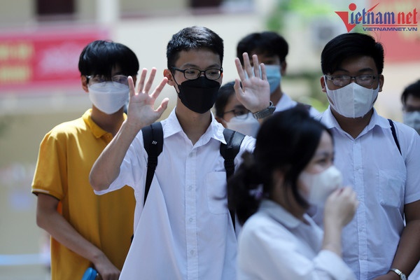 Sau khi trúng tuyển lớp 10 Hà Nội, thí sinh cần làm thủ tục gì?-6