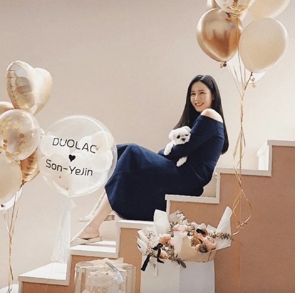 Son Ye Jin cập nhật cuộc sống hậu lên chức, hé lộ khó làm một điều kể từ khi con trai chào đời-2