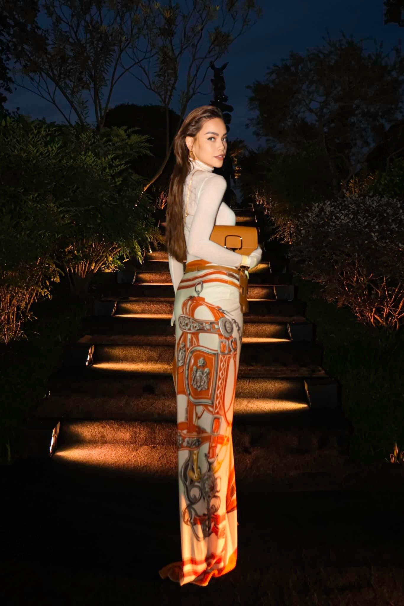 Phong cách thời trang đẳng cấp của Hồ Ngọc Hà: Xuất hiện ở đâu nổi bật ở đó-2