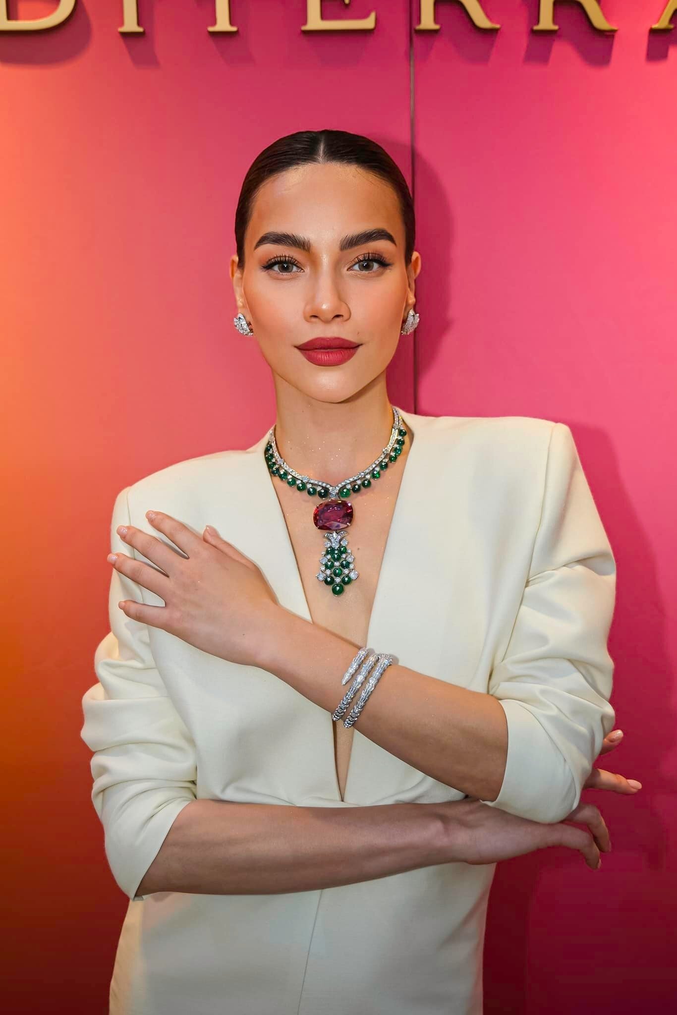 Phong cách thời trang đẳng cấp của Hồ Ngọc Hà: Xuất hiện ở đâu nổi bật ở đó-5