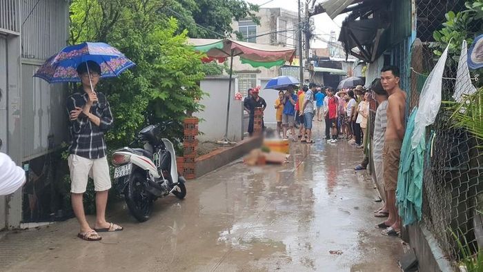 Thanh niên 17 tuổi mặc áo quần thể thao gục chết trên đường-1