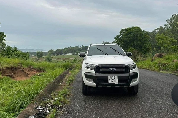 Người đàn ông chết cháy gần chiếc xe bán tải-1