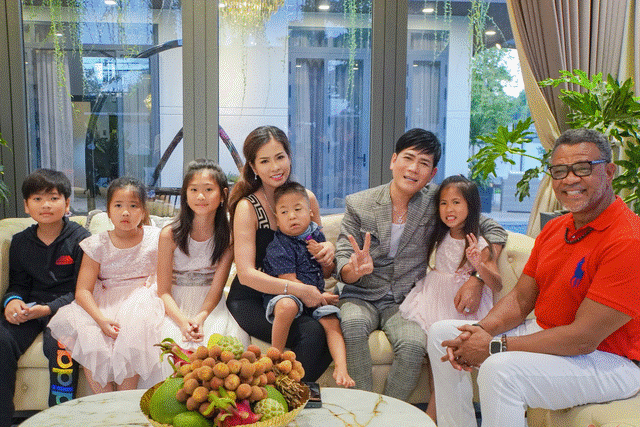 Cơ ngơi 35 tỷ nơi 6 giúp việc và 1 y tá người Mỹ luôn túc trực chăm con bị bệnh của Quách Thành Danh có gì đặc biệt?-16