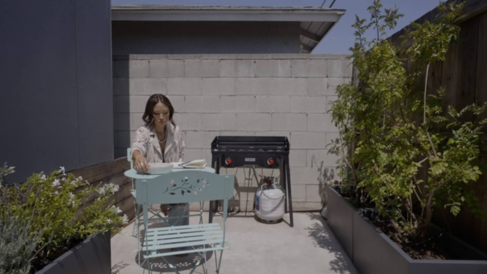 Trả 1.600 USD/tháng để sống trong căn nhà nhỏ hơn một chỗ để xe-2