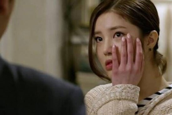 Vừa thông báo tin mang thai liền bị mẹ chồng tát “cháy má”, bí mật khủng khiếp được phơi bày