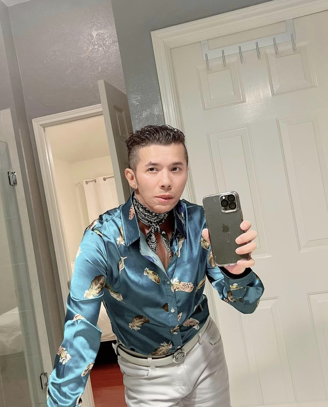 Ca sĩ Kasim Hoàng Vũ xuất hiện với mặt biến dạng-1