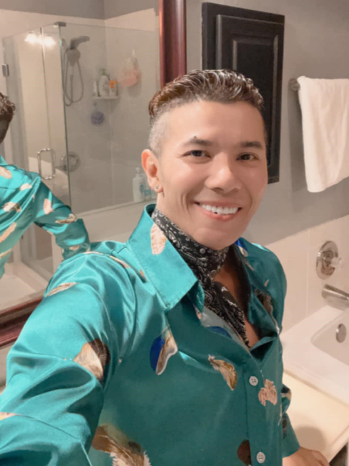 Ca sĩ Kasim Hoàng Vũ xuất hiện với mặt biến dạng-2