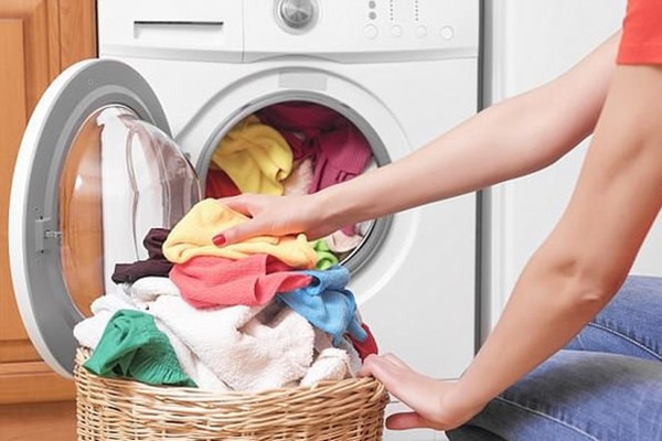 Đồ thủy tinh, đồ sứ bị ố bẩn lâu ngày? Dùng thứ này đánh bay vết bẩn trong 1 nốt nhạc, giúp sáng bóng như mới-8