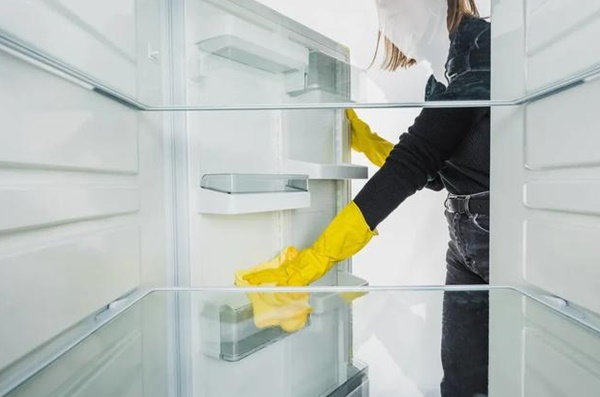 Bôi kem đánh răng lên củ tỏi rồi đặt trong bếp và nhà tắm, không ngờ tác dụng tuyệt vời như vậy-4