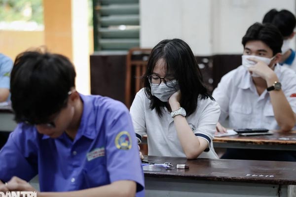 Tranh cãi câu hỏi tiếng Anh thi tốt nghiệp THPT có 2 đáp án đúng: Bộ GD&ĐT cân nhắc chuyên môn-3