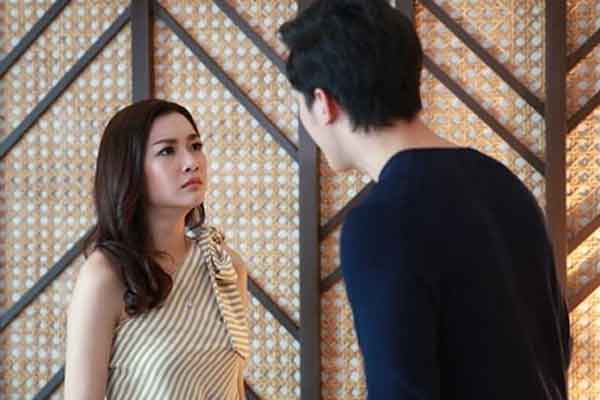 Vợ về nhà giữa đêm và cảnh tượng trong phòng ngủ khiến người đàn bà nào cũng đau chết lặng-1