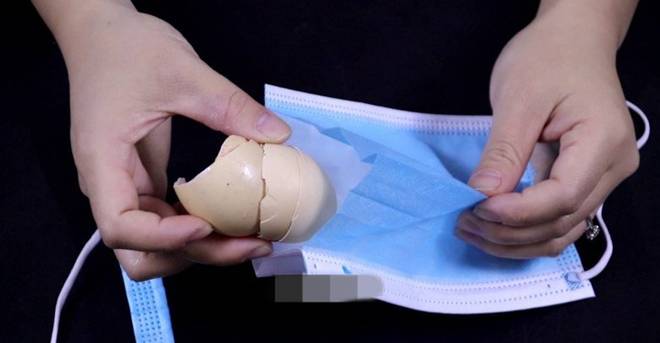 Cho vỏ trứng vào chảo rang, nhiều vấn đề trong nhà được giải quyết, vừa tiết kiệm lại dễ dùng-4