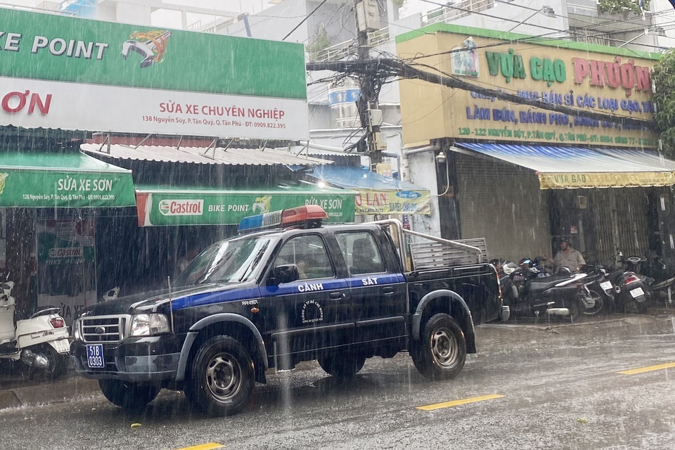 Cách phòng tránh điện giật trong lúc mưa lớn, gió giật mạnh-1