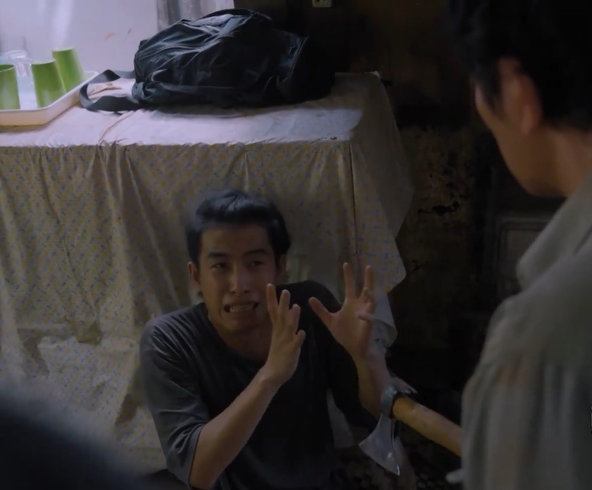 Cuộc đời vẫn đẹp sao tập 41: Lưu cầm rìu dọa giết Bát-3