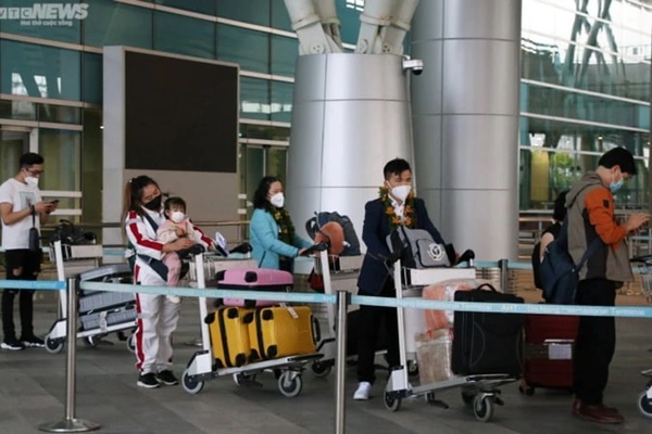 Nhân viên sân bay Đà Nẵng trộm điện thoại khách Hàn Quốc-1