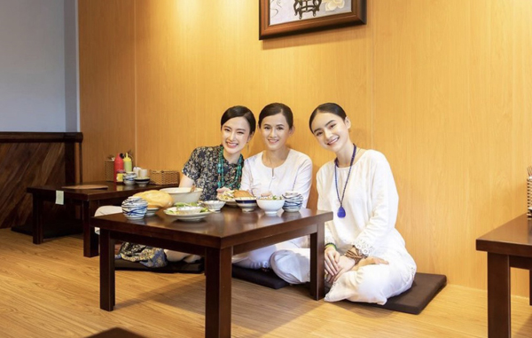 Mẹ  Angela Phương Trinh: Trẻ buôn thúng bán bưng vì gia đình, tuổi xế chiều lột xác trẻ xinh như con gái-5