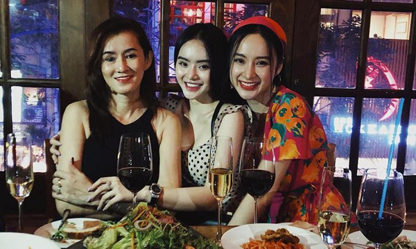 Mẹ Angela Phương Trinh: Trẻ buôn thúng bán bưng vì gia đình, tuổi xế chiều lột xác trẻ xinh như con gái-6