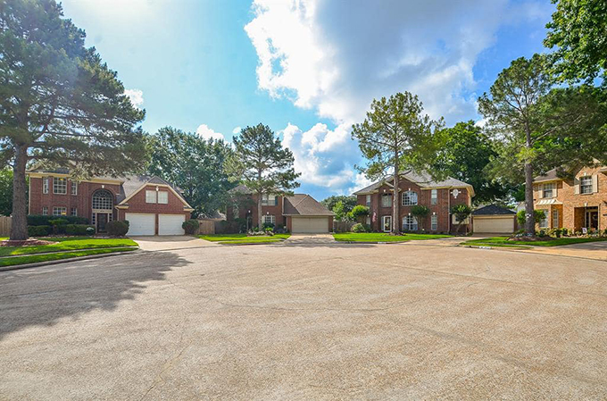 Cơ ngơi đẳng cấp của ca sĩ vừa xuất hiện khác lạ sau phẫu thuật hàm và cổ khiến fan không nhận ra-15