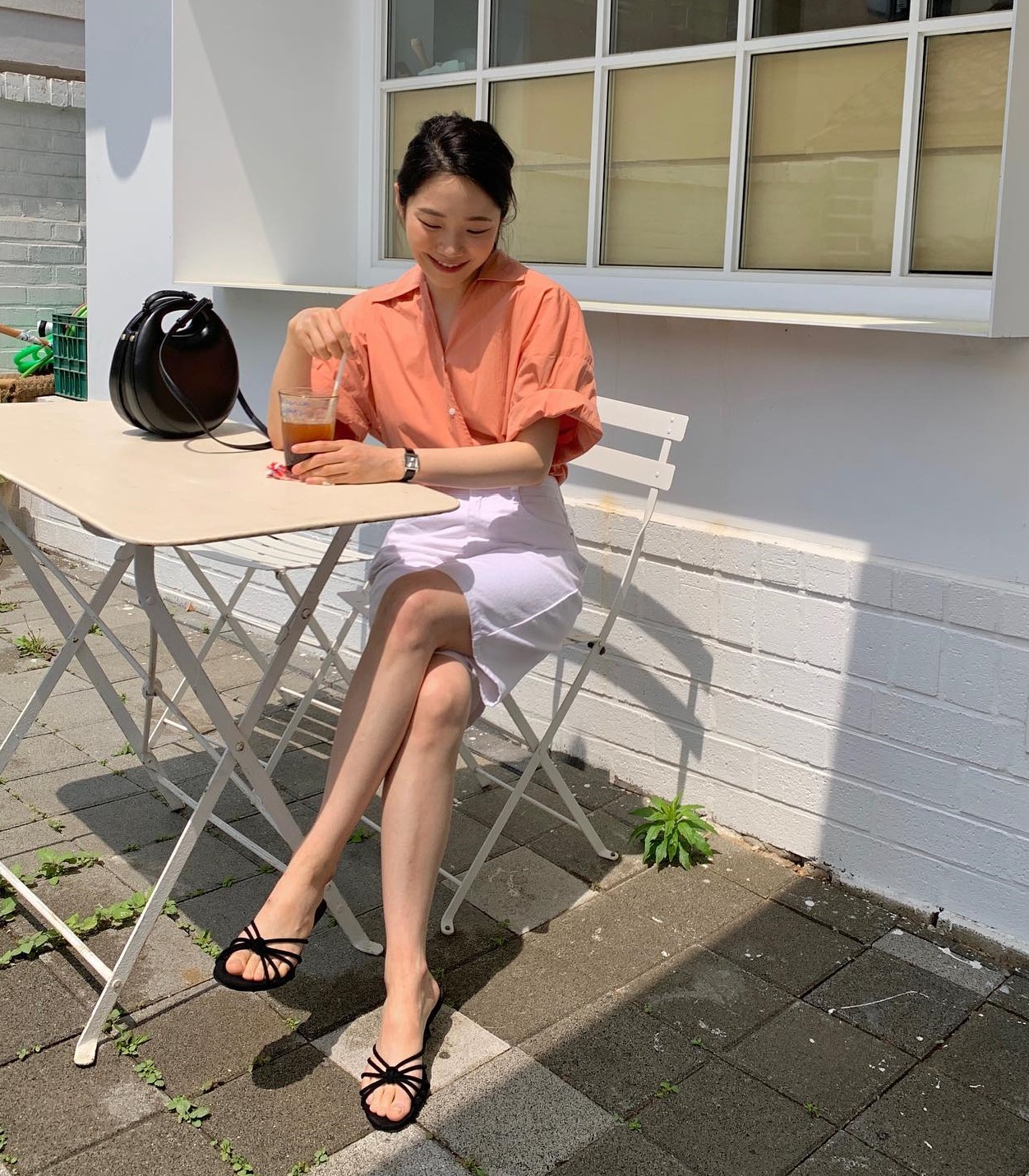 4 mẫu áo sơ mi sáng màu mà nàng công sở nên sắm-5