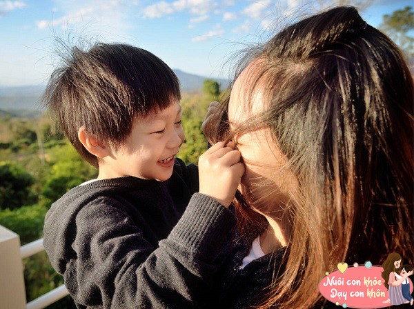 5 kiểu hành vi của trẻ dễ làm mẹ phát điên, nhưng chứng tỏ con rất yêu mẹ-5