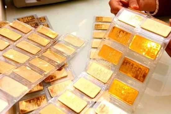 Vì sao vàng bán ra nhiều hơn mua vào?